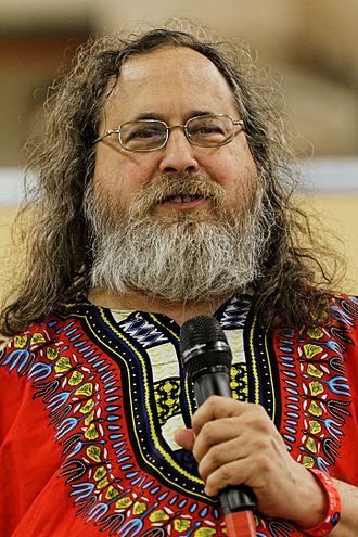 330px-Richard_Stallman_-_F%C3%AAte_de_l%27Humanit%C3%A9_2014_-_010