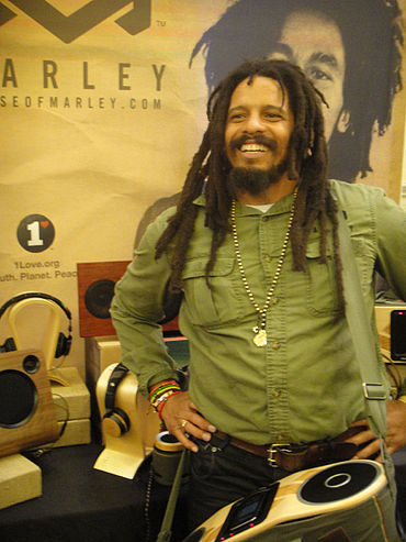 370px-CES_2012_-_House_of_Marley_%28Rohan_Marley%29