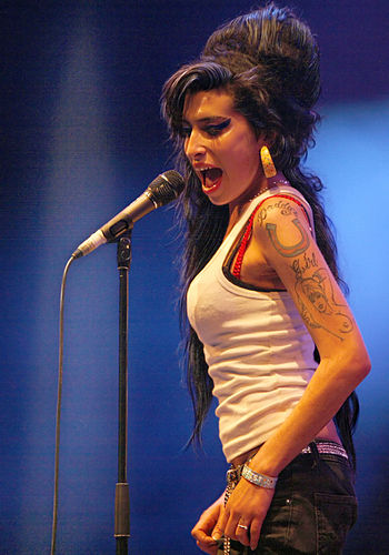 350px-Amy_Winehouse_f4962007_crop